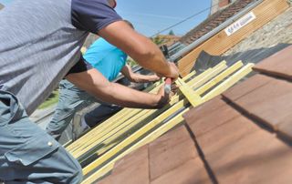 Refection toiture : réparer ou refaire sa toiture, comment choisir